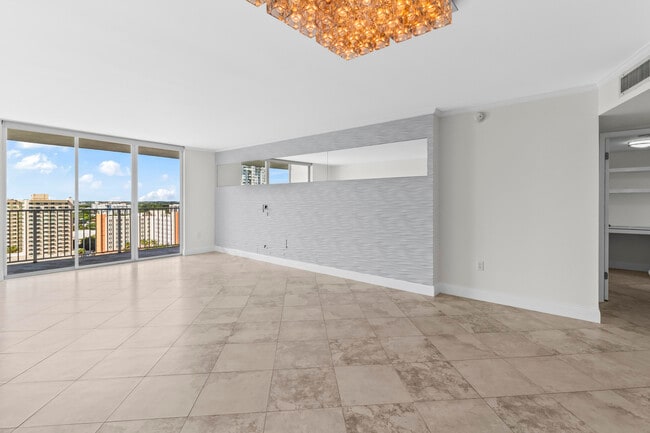 Foto del edificio - 2801 NE 183rd St