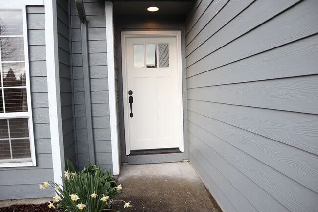 Photo - 1508 SE Solomon Loop House