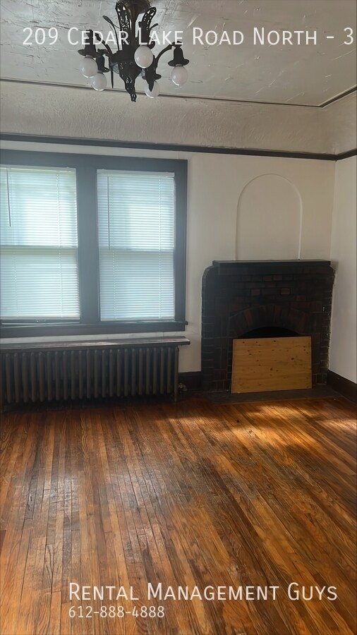 209 Cedar Lake Rd N Unit 3, Minneapolis, MN 55405 Room for Rent in