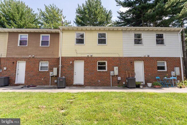 Foto del edificio - 746 Hemlock St
