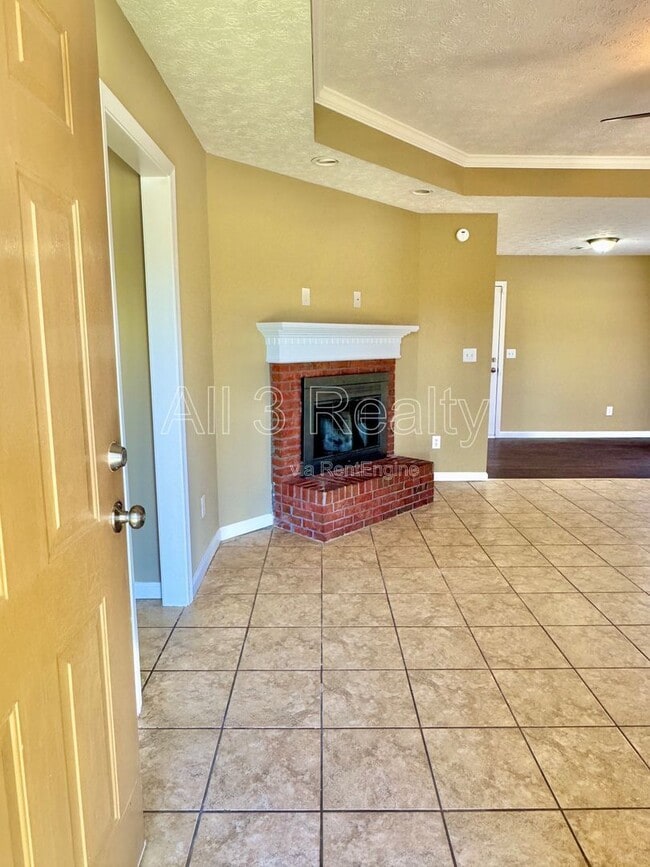 Building Photo - 6917 Oak Side Dr