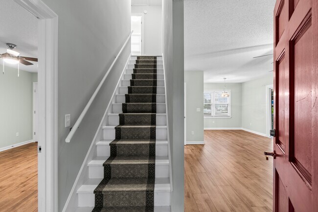Foto del edificio - 311 S Willow Dr