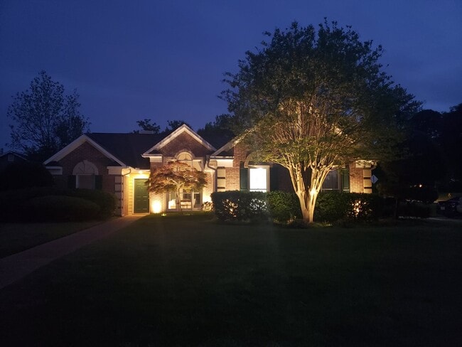 Building Photo - 2250 Rock Springs Ct