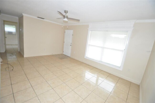 Foto del edificio - 1624 Merrick Rd