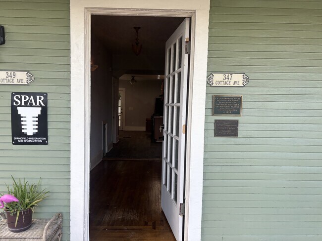 Foto del edificio - 347 Cottage Ave