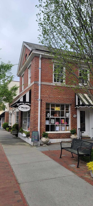 Primary Photo - 124 NW Broad St
