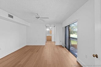 Building Photo - 1611 16th Terrace