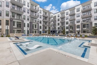 Building Photo - Lenox Heights