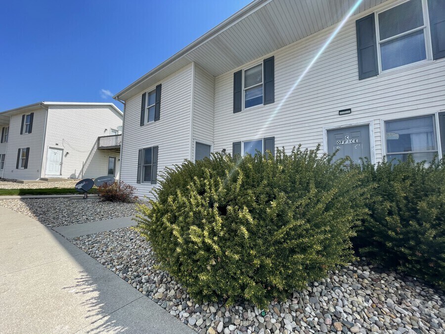 Foto principal - 320 Stone Creek Dr