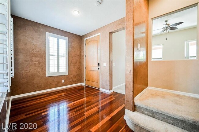 Building Photo - 1037 Via Canale Dr
