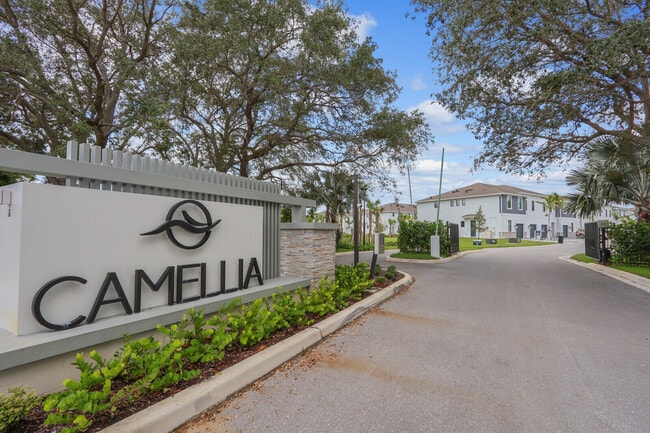 Building Photo - 2880 SE Federal Hwy