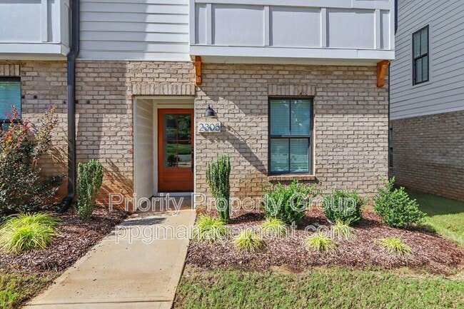 Building Photo - 2305 Rozzelles Ferry Rd