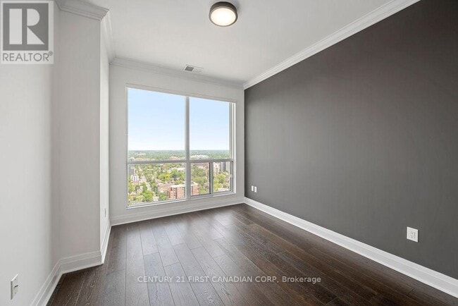 Building Photo - 505-2505 Talbot St