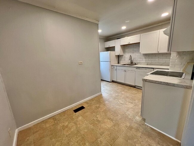 Foto del edificio - 1211 Dickson Ave