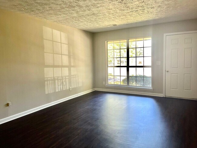 Building Photo - Garden Lakes Blvd #2803