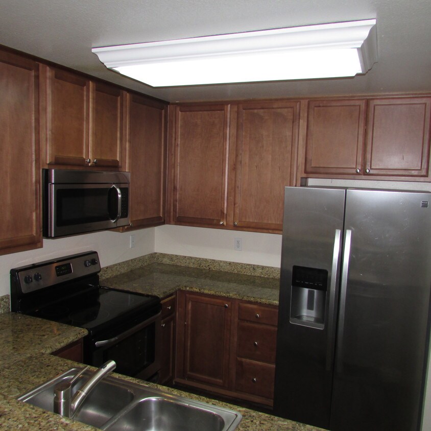 Primary Photo - 145 W El Norte Pkwy