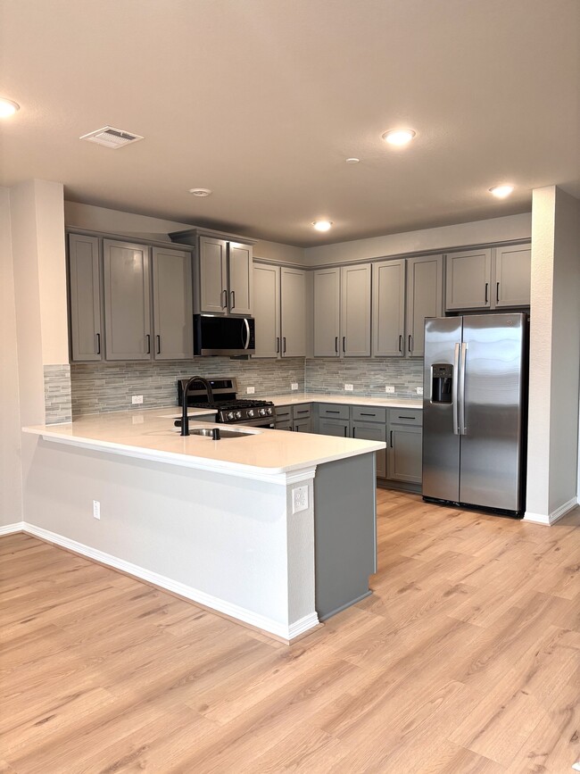 Building Photo - 2830 Scanlan Mdw