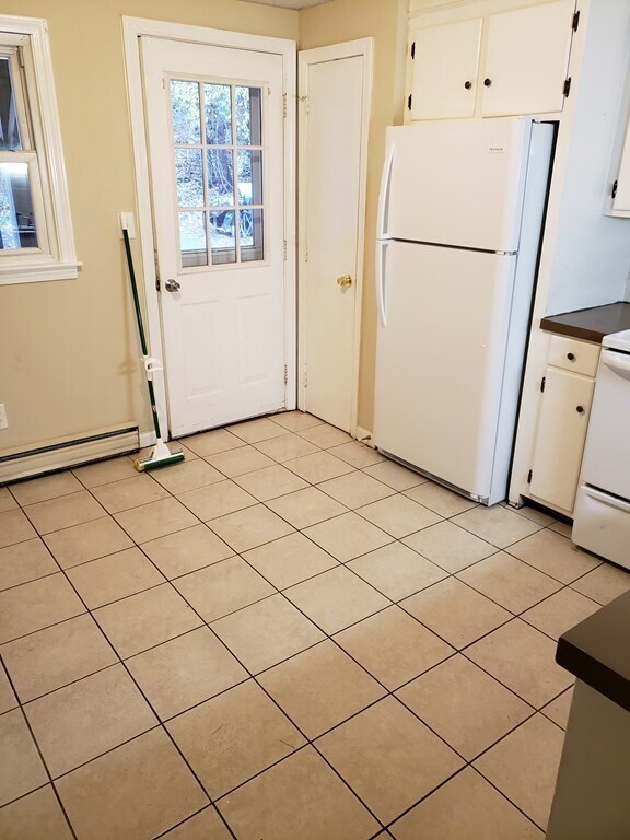 Building Photo - 6 Randall Ln