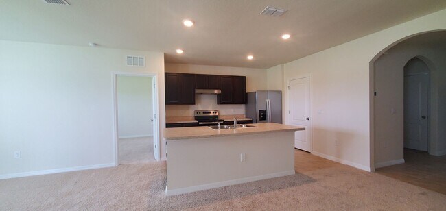 Foto del edificio - 3-Bedroom, 2.-Bathroom in Squires Grove/Winter Haven