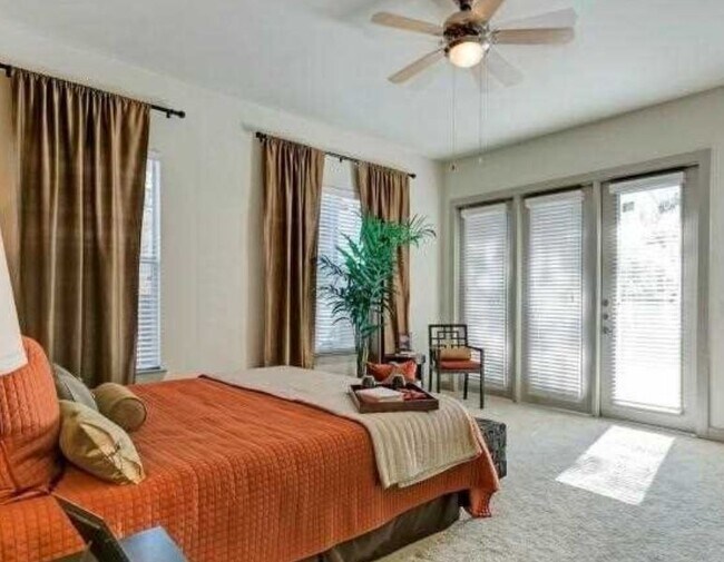Foto del edificio - 1380 River Bend Dr