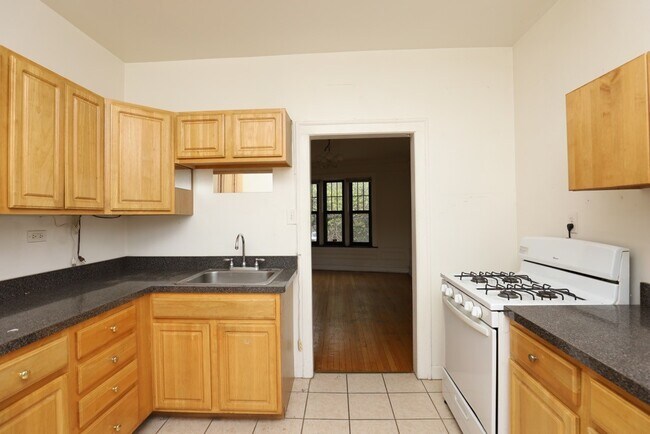 Foto del edificio - 1221 Chase