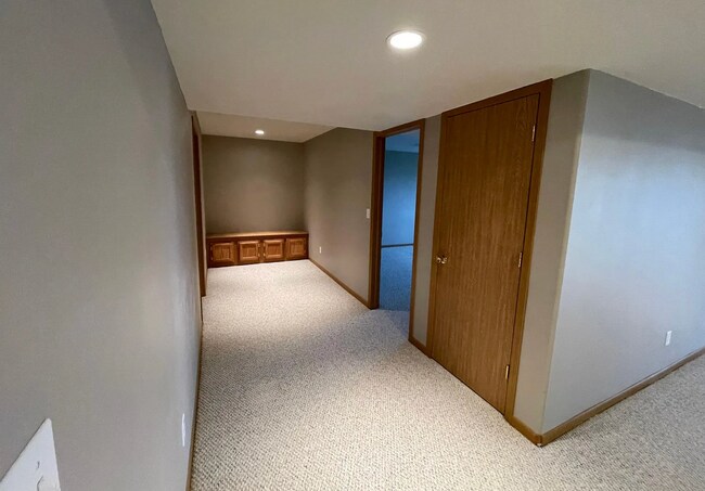 Foto del edificio - 3920 37th Ave SW