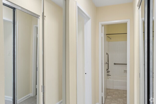1 dormitorio, 1 baño - 832 pies cuadrados - Pasillo - The Alison