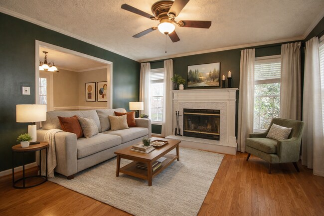 Building Photo - 3 Bedroom 2.5 Bathroom with Bonus Room!