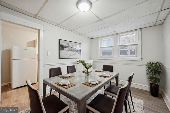 Foto del edificio - 6619 Guyer Ave