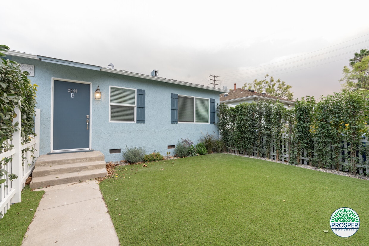 Foto principal - 2236-2240 Penmar Avenue