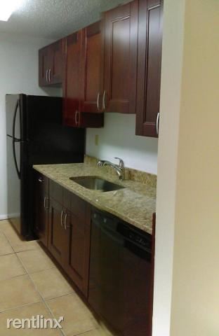 Building Photo - 1127 Lake Victoria Dr