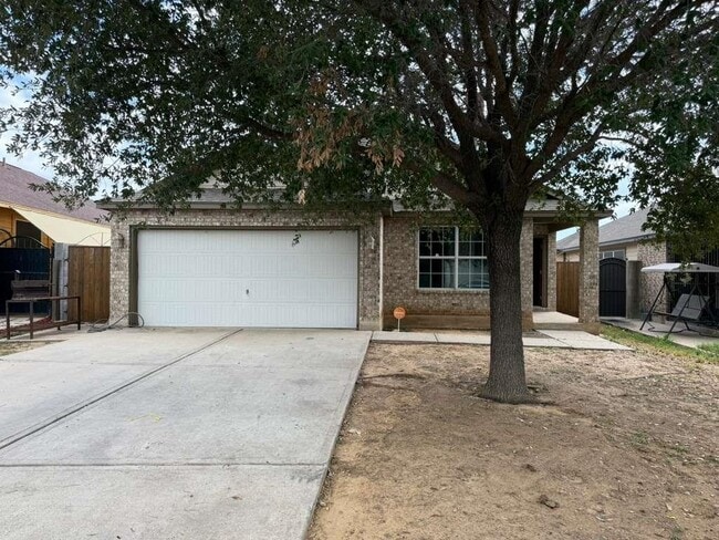 Building Photo - 613 Cuervo Dr