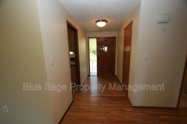 Foto del edificio - 131 Leslie Ln