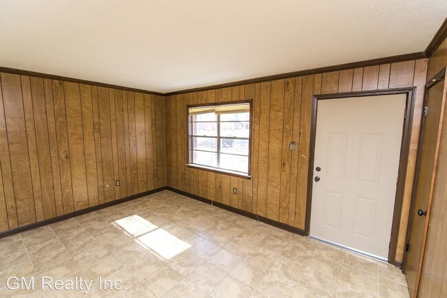 Building Photo - 3 br, 1.5 bath House - 3048 Kingsgate