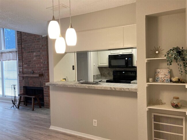 Foto del edificio - 18240 Midway Rd