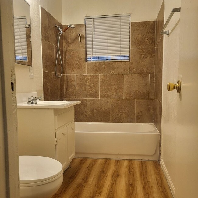 Photo - 2315 W Compton Blvd Apartment