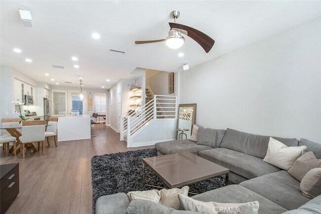 Foto del edificio - 10 Brownstone Way