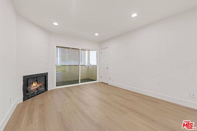 Building Photo - 635 Westmount Dr