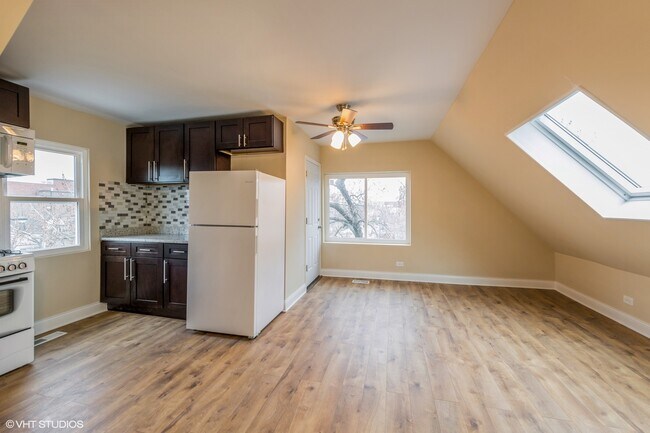 Foto del edificio - 4048 N Western Ave