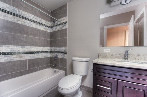 Foto del edificio - 3 Bedroom Apartment in River North - July 1st