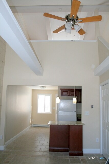 Foto del edificio - 95 E Grand Ave