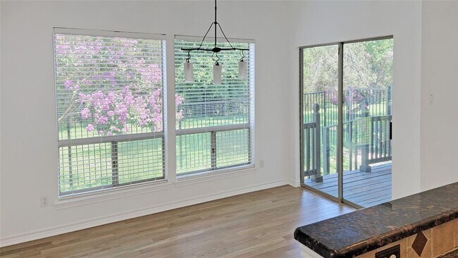 Building Photo - 307 Cuernavaca Dr N