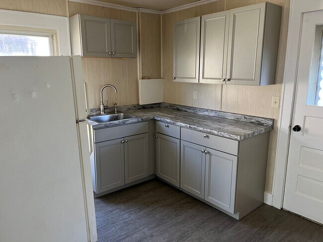 Foto del edificio - 2 Bedroom/1 Bathroom East Peoria Home for ...
