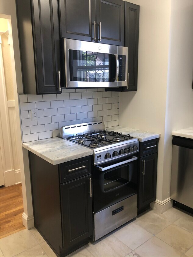 Primary Photo - 1224 Hyde St