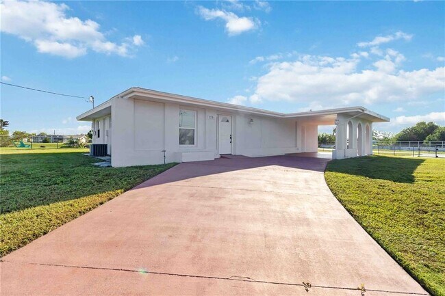 Foto del edificio - 2288 Harbor Blvd