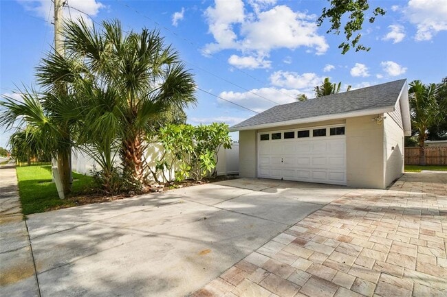 Building Photo - 4602 S Renellie Dr