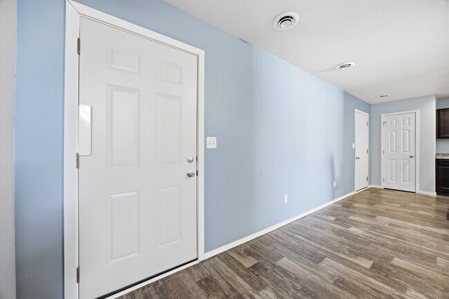 Foto del edificio - 4304 Estate Dr S