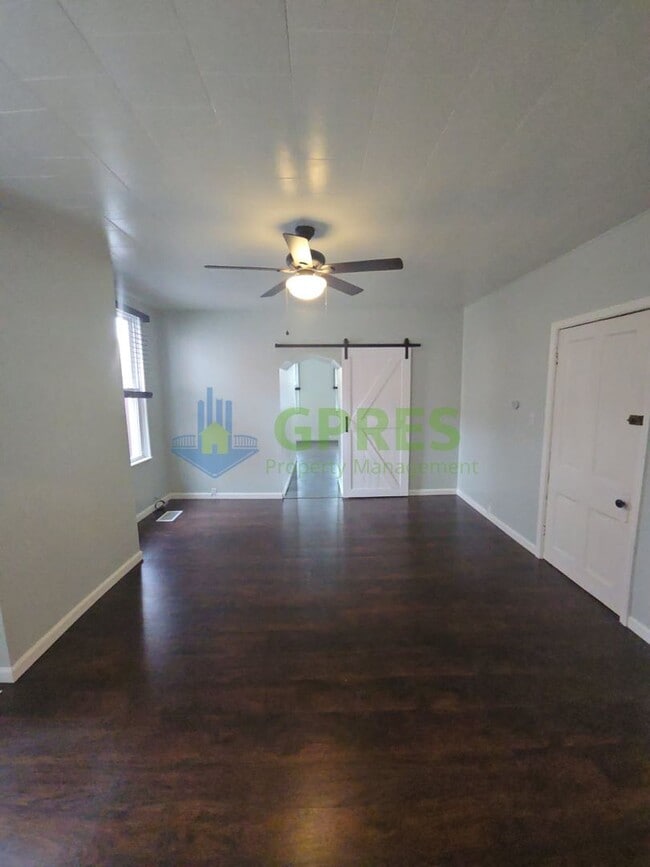 Building Photo - 119 E Sherman St