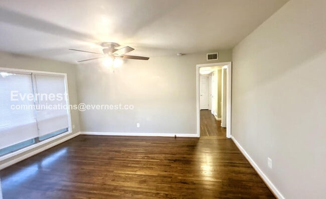 Foto del edificio - 244 E Haven Dr