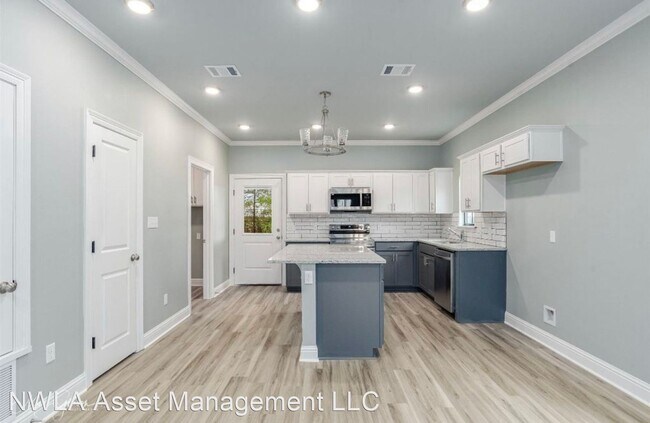 Foto del edificio - 3 br, 2 bath House - 5909 Glen Eagle Dr.